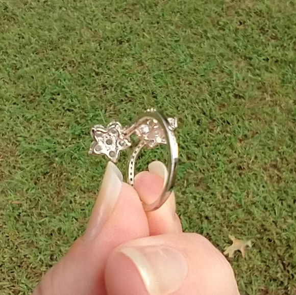 925 Silver Double Flower Ring - Picture 8 of 13